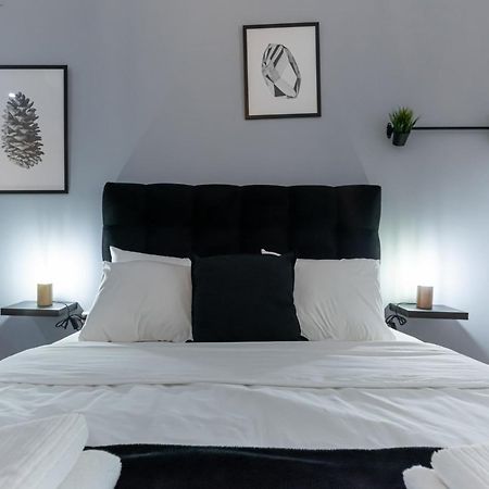 Apartamento Couple Getaway With Queen Bed Atenas Exterior foto