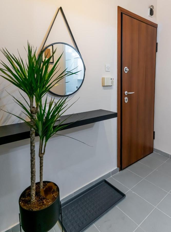 Apartamento Couple Getaway With Queen Bed Atenas Exterior foto