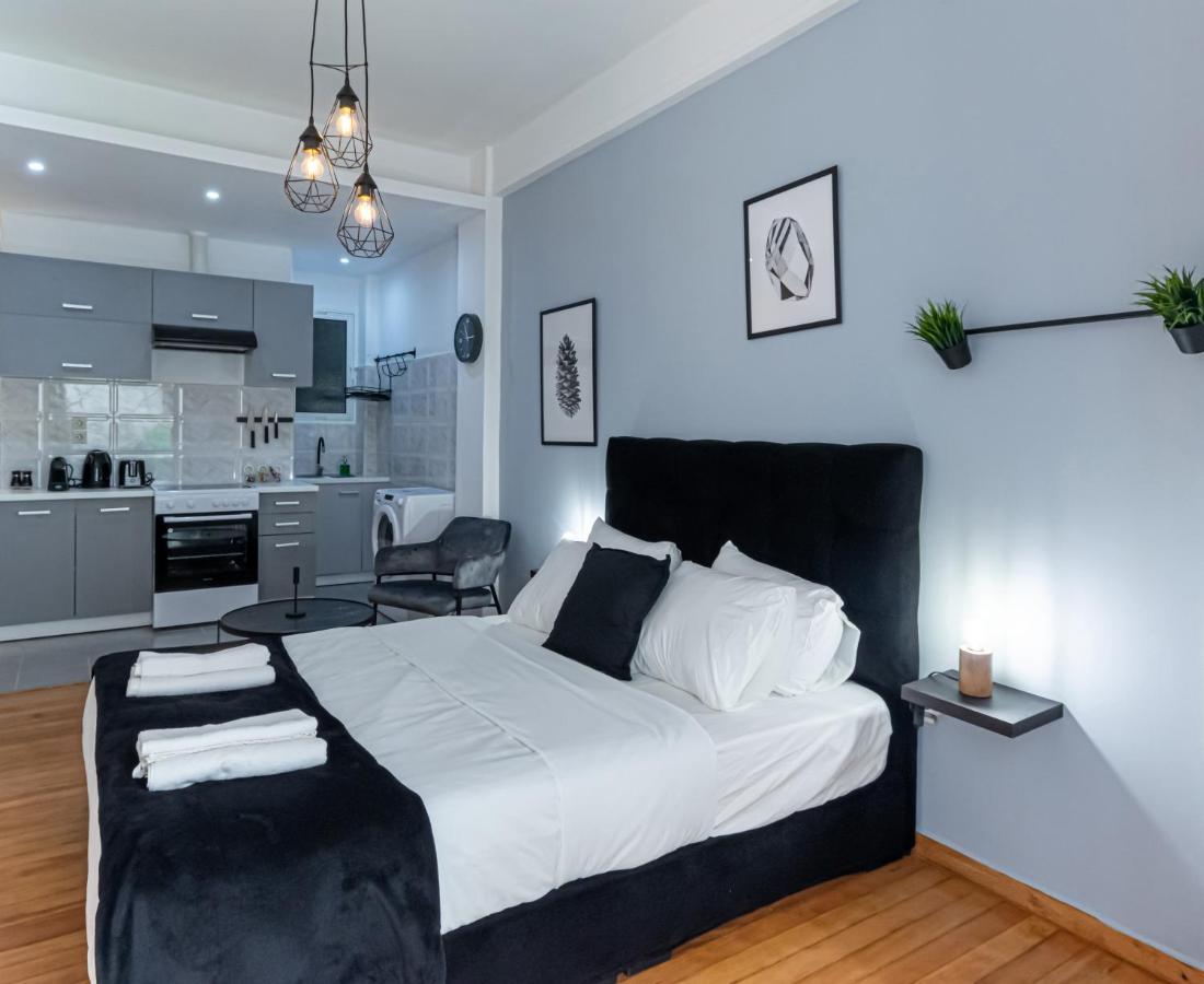 Apartamento Couple Getaway With Queen Bed Atenas Exterior foto