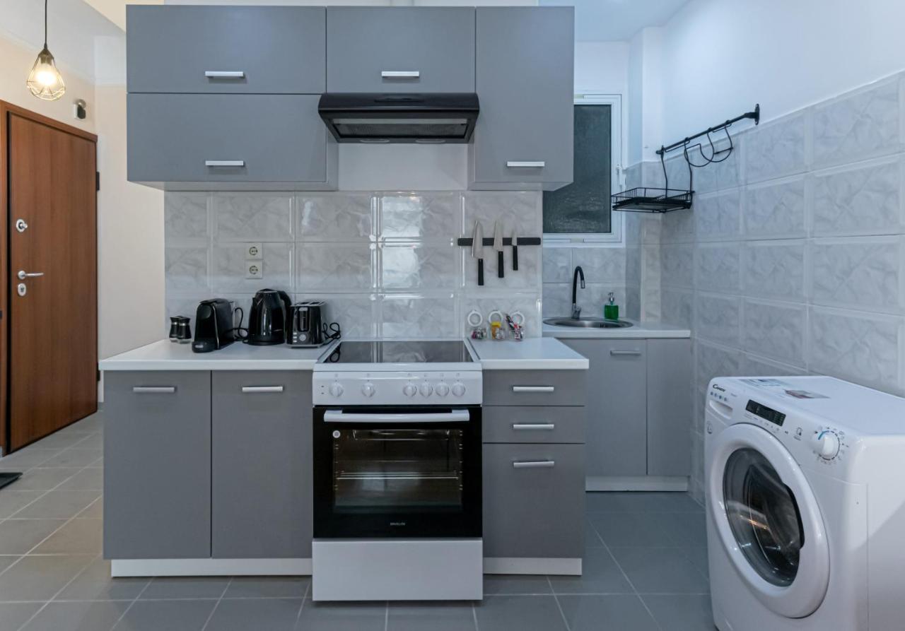 Apartamento Couple Getaway With Queen Bed Atenas Exterior foto