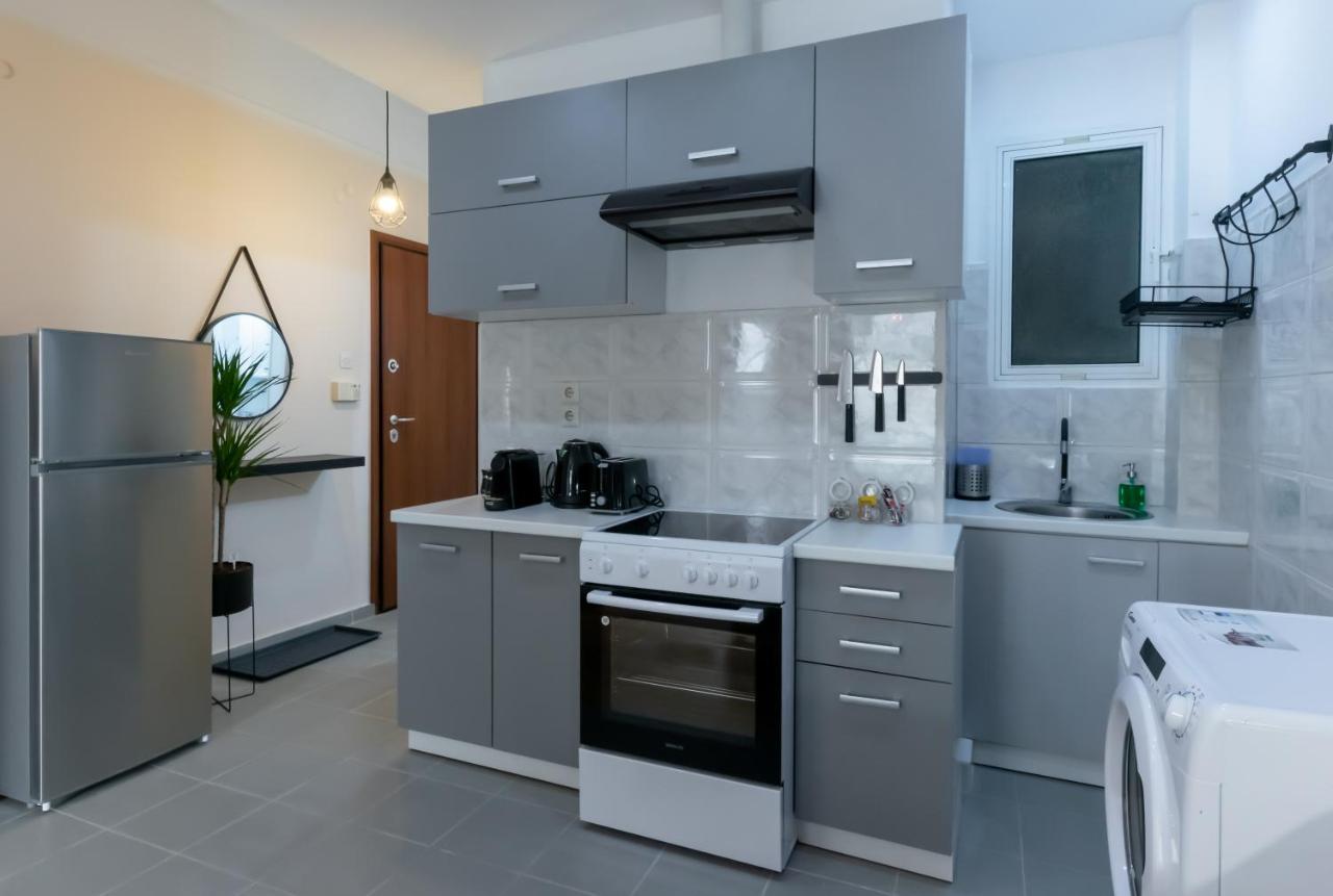 Apartamento Couple Getaway With Queen Bed Atenas Exterior foto