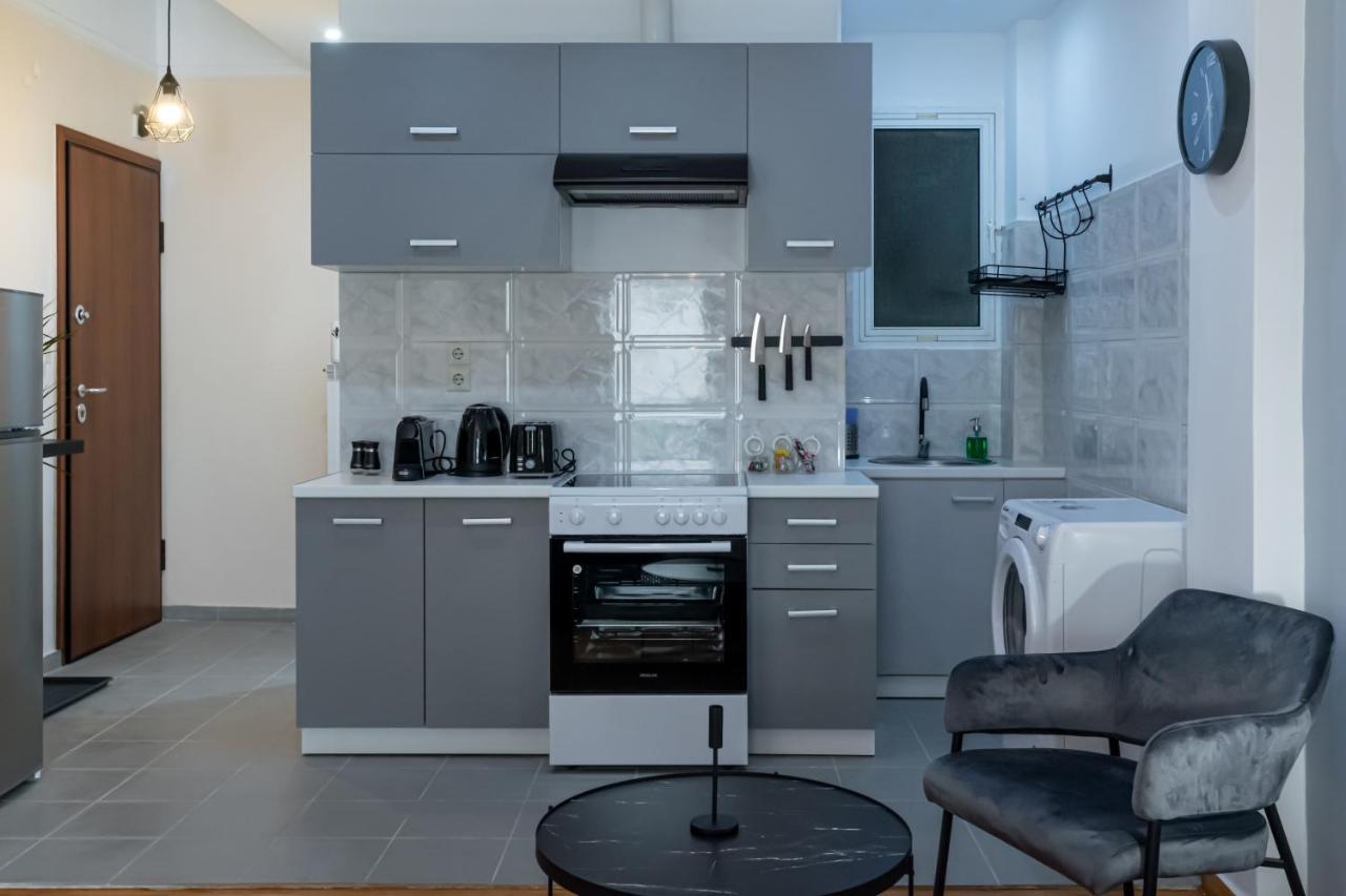 Apartamento Couple Getaway With Queen Bed Atenas Exterior foto